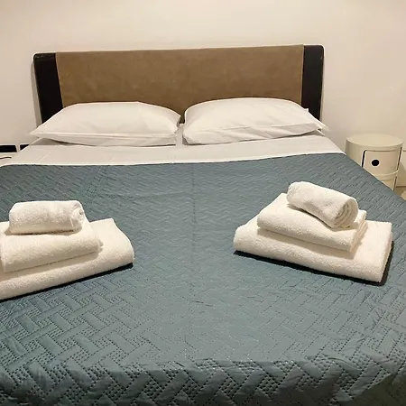 招待所 Domus Pellicciai 4*